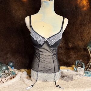 Elegant Black and White Lace Chemise L (3450)